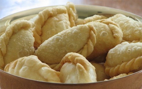 पनीर गुझिया ­- Paneer Karanji Recipe
