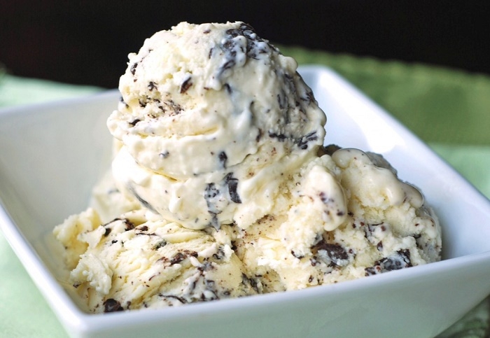 चोकलेट चिप आइसक्रीम - Chocolate Chip Ice Cream