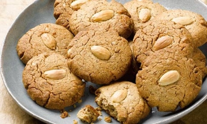 बादाम कुकीज - Almond Cookies Recipe without Eggs