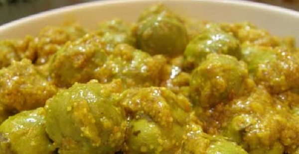 साबुत लसोड़े का अचार - Gunda Pickle Recipe - Glutinous Fruit Pickle Recipe