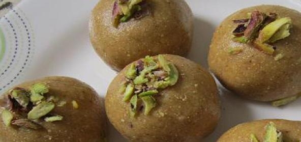 सत्तू के लड्डू - Sattu Ladoo Recipe