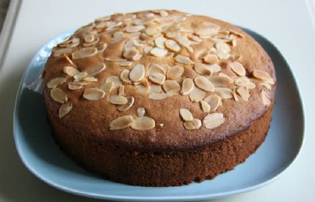 एगलैस बादाम केक - Eggless Almond Cake Recipe