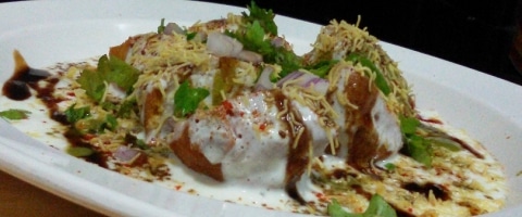 बटाटा बड़ा चाट - Batata Vada Chaat