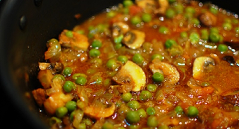 मशरूम मटर मसाला - Matar Mushroom Curry Recipe