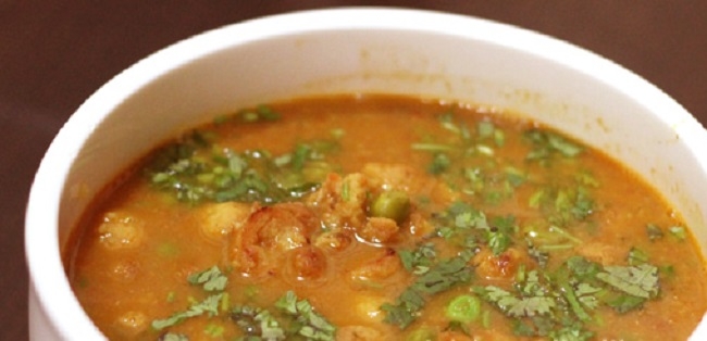 मटर मगोड़ी की सब्जी - Matar Mangodi Curry Recipe