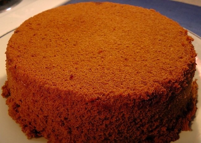 चॉकलेट केक बनाइये - कुकर में - Eggless Chocolate Cake in Cooker Recipe