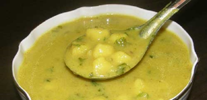डुबकी कढी - Rajasthani Dubaki Kadhi Pani Pakodi Recipe