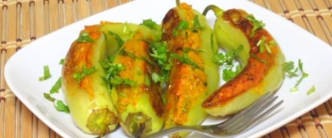 आलू भरी हरी मिर्च - Potato Stuffed Chilli Peppers