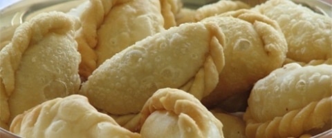 पनीर गुझिया ­- Paneer Karanji Recipe