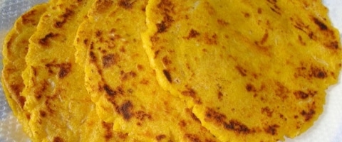 मक्की की रोटी - Makki Ki Roti Recipe