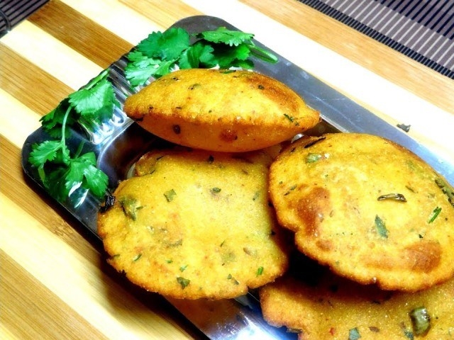 Potato Poori - Aloo Masala Cornmeal Poori Recipe