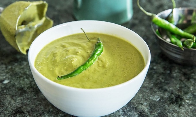 ग्रीन चिल्ली सास - Homemade Green Chilli Hot Sauce Recipe