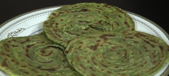 Palak Laccha Paratha - Spinach Layered Paratha - Lachcha Parantha Recipe
