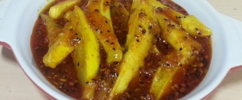 कच्चे आम की लौंजी – Raw Mango Launji recipe - Kairi ki Launji recipe