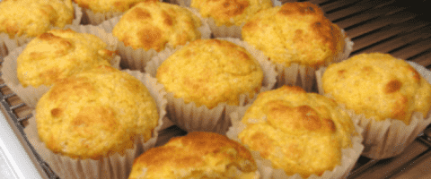मक्के की मफिन्स - Easy Cornmeal Muffins Recipe