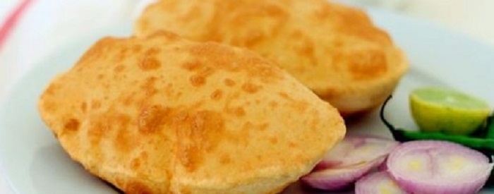 आलू भटूरे - Aloo Bhatura Recipe
