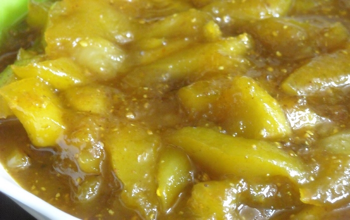 आम का हींग वाला अचार - Mango Hing Pickle Recipe - Mango Sweet Sour Pickle Recipe