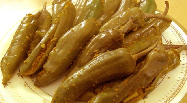 मठा की हरी मिर्च का अचार - Green Chilli Buttermilk Pickle Recipe