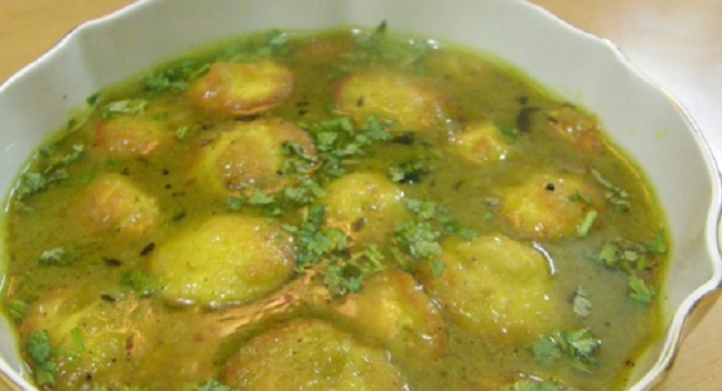 पकोड़ा शिमला मिर्च तरी - Pakoda Shimla Mirch Tari Recipe