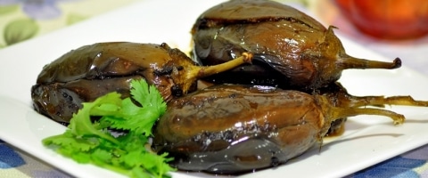 भरवां बैगन - Bharwan Baingan Recipe - Stuffed Eggplant recipe