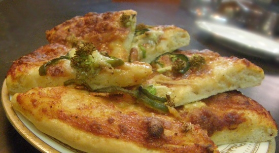 पिज्जा - Pizza Recipe - Homemade Pizza